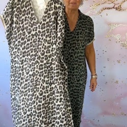 Women's Loose V-Neck Leopard Print Dress