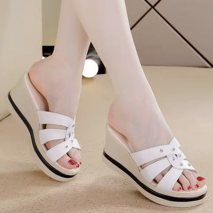 Slope Heel Line Sandals