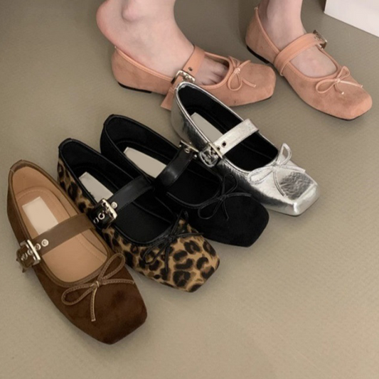 Elegant Women's Square-Toe Flat Mary Janes Shoes with Buckle & Bow Detail