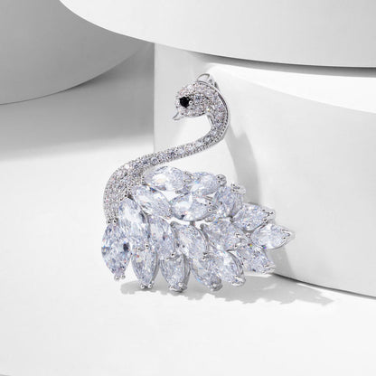 High-end crystal swan brooch